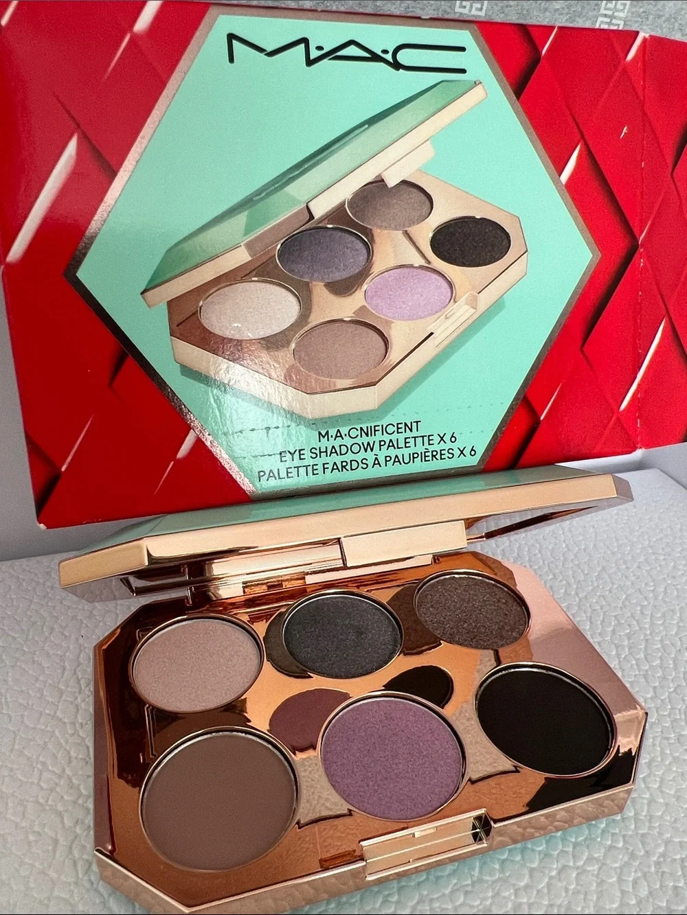 MAC - M-A-CNIFICENT eyeshadow palette